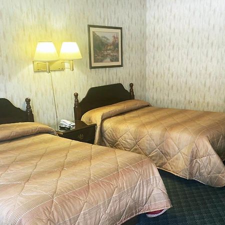 Pleasant Valley Motel West Stockbridge Extérieur photo